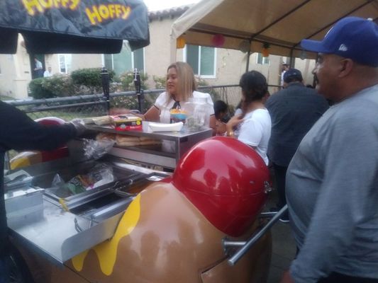 Schedule Hotdogs for your event! - We bring great tasting food such as beef hot dogs, beef links chicken sausages, turkey dogs pastrami dogs as well as sliders. Our food is great and our service is even greater! Try us once and you'll experience first-hand why our dogs are so Munchy
Established in 1993.
I began selling hot dogs in the early 90's.Not knowing It would become my passion. One day while working for Price Club,aka Costco talking with one of my coworkers.Something happened that day,that got my attention. I saw that there were about,ten to twenty people in the hot dog line, and I said to myself I wanted to sell hot dogs. Out of the five business I tried to thrive at,this was the one. Boy,it has really taken me on a ride. I thank God,for allowing me to find my purpose. Schedule Hotdogs for your event! - We bring great tasting food such as beef hot dogs, beef links chicken sausages, turkey dogs pastrami dogs as well as sliders. Our food is great and our service is even greater! Try us once and you'll experience first-hand why our dogs are so Munchy
Established in 1993.
I began selling hot dogs in the early 90's.Not knowing It would become my passion. One day while working for Price Club,aka Costco talking with one of my coworkers.Something happened that day,that got my attention. I saw that there were about,ten to twenty people in the hot dog line, and I said to myself I wanted to sell hot dogs. Out of the five business I tried to thrive at,this was the one. Boy,it has really taken me on a ride. I thank God,for allowing me to find my purpose.
