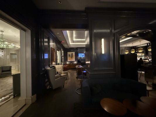 Quadrant Bar & Lounge by null