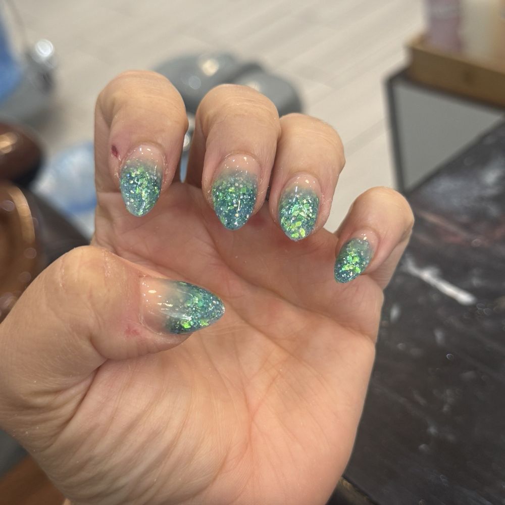 Soirée Nails - Today was not a good today to go , not satisfied - Nail Salons Near Me - Denham Springs, Louisiana