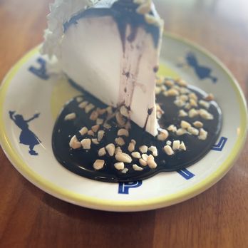 Duke's Malibu - Kimo's Original Hula Pie - New American Near Me - Malibu, California