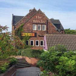 Premier Travel Inn - View from the Car Park of the Hotel entrance and restaurant