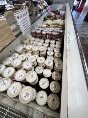 Gust Gallucci's Italian Foods by null