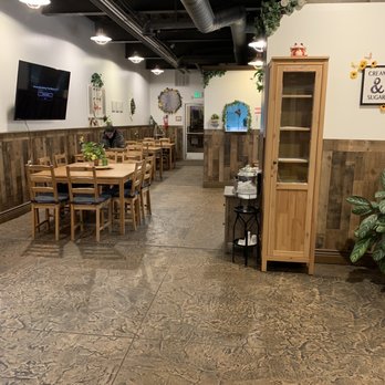 Doki Doki - Dining area - Desserts Near Me - Salt Lake City, Utah