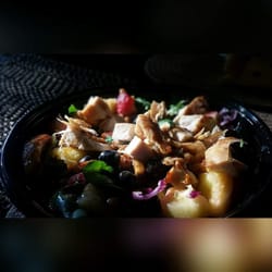 Braum's Ice Cream & Dairy Stores - Apple cranberry walnut (grilled) chicken salad = pure heaven!