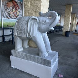 Dai Thanh Supermarket - Two elephants greet you as you enter