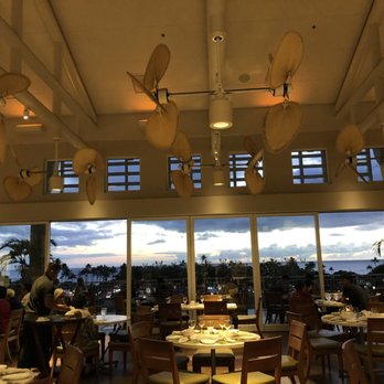 Mariposa - Inside - New American Near Me - Honolulu, Hawaii