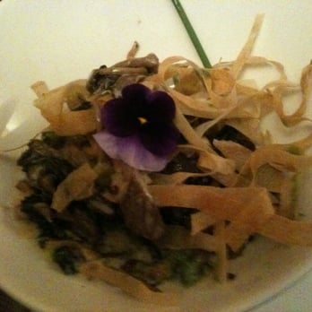 Le Physalis - Mushrooms is a mild sauce with crispy twirls - French Near Me - Prévessin-Moëns, 01