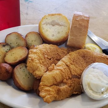Lil'ray's Restaurant - grilled grouper that wasn't grilled - Seafood Near Me - Long Beach, Mississippi
