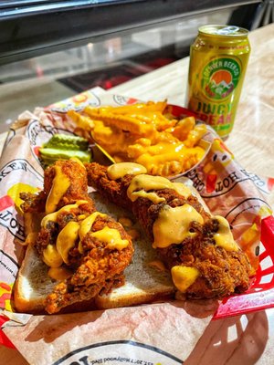 Dave's Hot Chicken by null