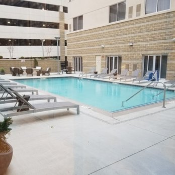 DoubleTree by Hilton Evansville - Outdoor pool - Hotels Near Me - Evansville, Indiana DoubleTree by Hilton Evansville - Outdoor pool - Hotels Near Me - Evansville, Indiana