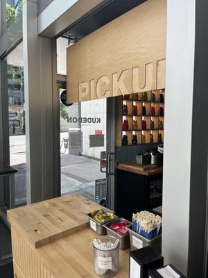 Kudedon Chirashi Bowl Restaurant by null