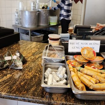 Thanh Son Hien Khanh - Big silver pots of regular and pandan soy pudding. - Vietnamese Near Me - San Jose, California Thanh Son Hien Khanh - Big silver pots of regular and pandan soy pudding. - Vietnamese Near Me - San Jose, California