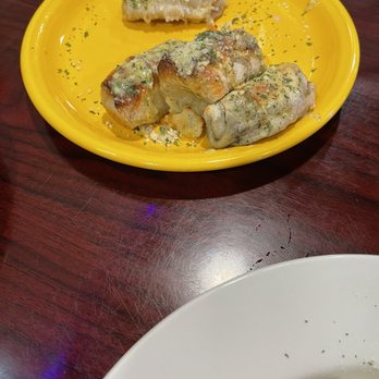 Italianos NY Pizza - Garlic knots - Pizza Near Me - Deltona, Florida Italianos NY Pizza - Garlic knots - Pizza Near Me - Deltona, Florida