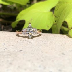 Diamond Leaf Jewelers - Custom Engagement Rings