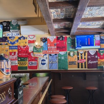 Chaplin's - Irish Pub Near Me - Sorrento, NA