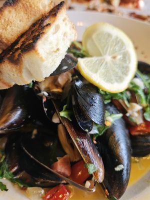 Crust Simply Italian Chandler by null