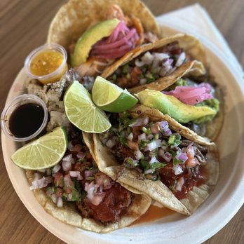 La Reyna Del Sur - a plate of mexican food - Food Trucks Near Me La Reyna Del Sur - a plate of mexican food - Food Trucks Near Me
