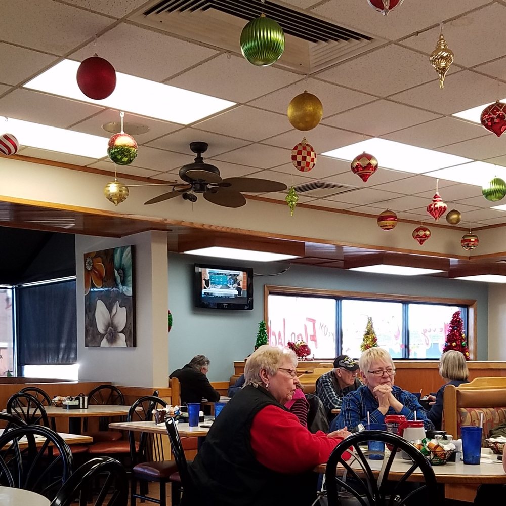 Flap-Jacks Restaurant - interior dining - New American Near Me - Brownsburg, Indiana