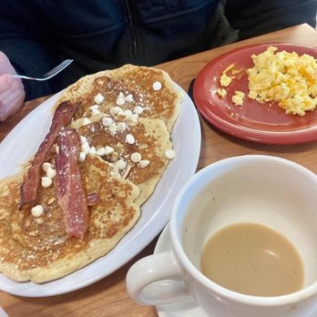 Ruby Sunshine Brook Highland - White Chocolate Bread Pudding Pancakes - Breakfast & Brunch Near Me - Birmingham, Alabama Ruby Sunshine Brook Highland - White Chocolate Bread Pudding Pancakes - Breakfast & Brunch Near Me - Birmingham, Alabama