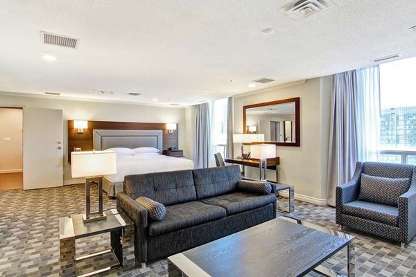 DoubleTree by Hilton Hotel Toronto Downtown by null