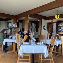Elk Cove Inn & Spa - Inside