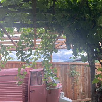 Pane Vino Pizzeria - Pizza Near Me - Oyama, British Columbia