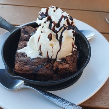 Boca Oyster Bar - Hot Brownie w/Vanilla Ice Cream - New American Near Me - Bridgeport, Connecticut Boca Oyster Bar - Hot Brownie w/Vanilla Ice Cream - New American Near Me - Bridgeport, Connecticut