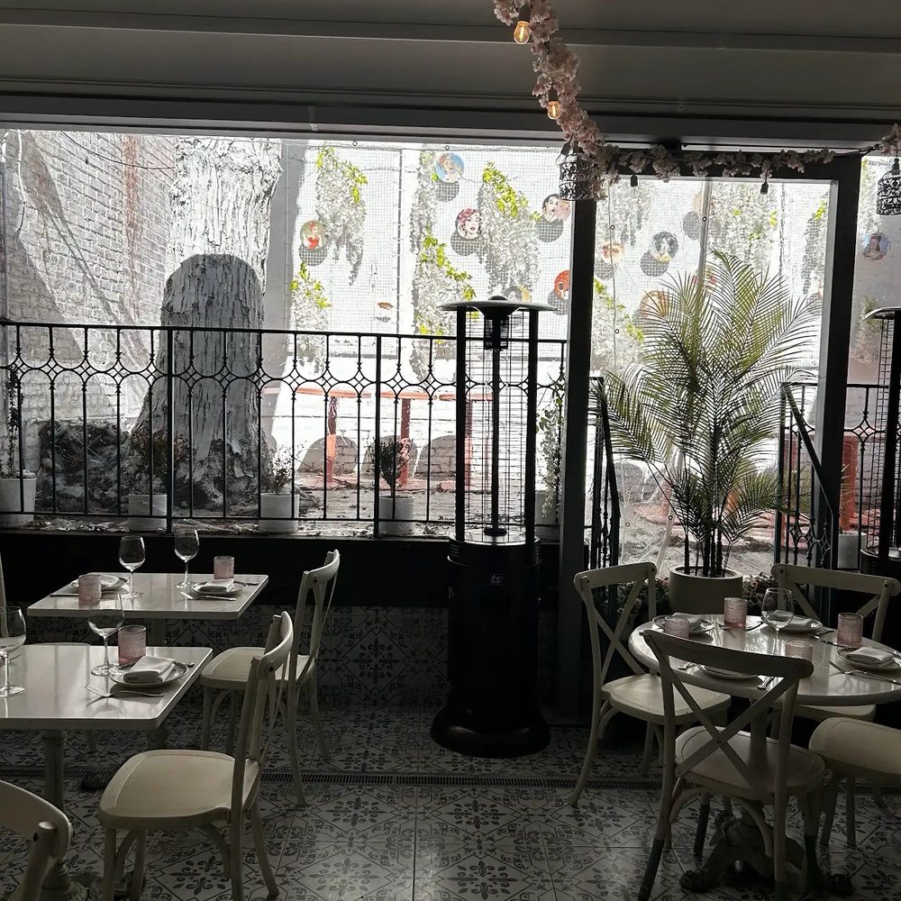 Villa Yara - Outdoor patio - Mediterranean Near Me - Washington, DC, District of Columbia