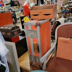 Nifty Thrifty Thrift Store
