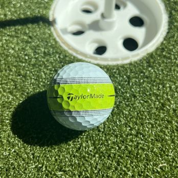 18 Shots Golf - Practice green - Golf Near Me - Vancouver, Washington