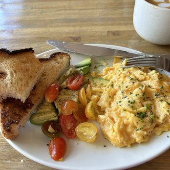 Forêt FLG - Scrambled eggs and Veggies with Brioche toast - Breakfast & Brunch Near Me - Flagstaff, Arizona