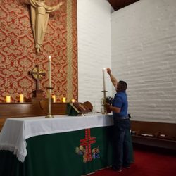 St Simon's Episcopal Church - Preparing for the liturgy