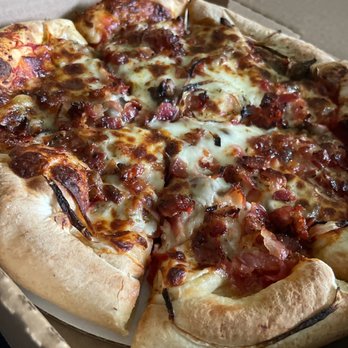 Bobe's Pizza - Bacon, mushroom & onion this time! - Pizza Near Me - Lawrenceville, Illinois Bobe's Pizza - Bacon, mushroom & onion this time! - Pizza Near Me - Lawrenceville, Illinois