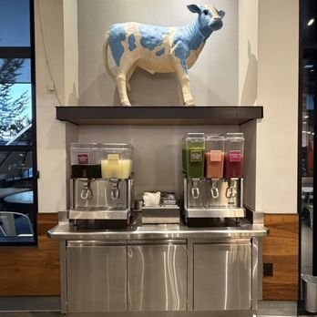 Mendocino Farms - Iced Tea, Lemonade and Fresca station - Salad Near Me - Sherman Oaks, California Mendocino Farms - Iced Tea, Lemonade and Fresca station - Salad Near Me - Sherman Oaks, California