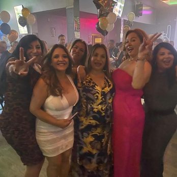 Iguanas Bar - Party at iguanas - Dance Clubs Near Me - Pico Rivera, California