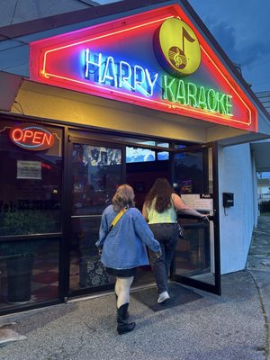 Happy Karaoke by null