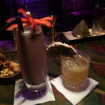 Buddha-Bar - Le Fizz du Dragon (left) was amazing of you like savory drinks. - Lounges Near Me - Paris, 75