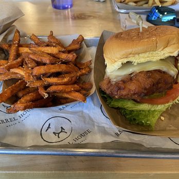 Moksa Barrel House - Chicken bacon ranch - Beer Bar Near Me - Roseville, California