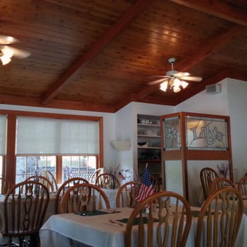 Lilys - open dining room - New American Near Me - Mount Shasta, California Lilys - open dining room - New American Near Me - Mount Shasta, California