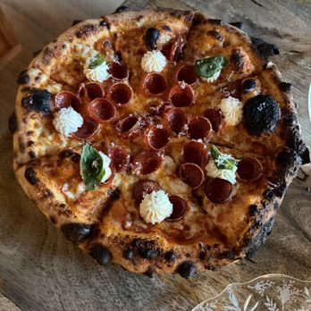 Howdys Pizza and Pasta - Pepperoni Pizza (9/10) - Wine Bars Near Me - Austin, Texas Howdys Pizza and Pasta - Pepperoni Pizza (9/10) - Wine Bars Near Me - Austin, Texas