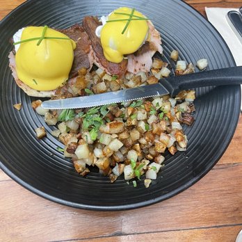 Blu Jam Cafe - Blu Jam Benedict - Breakfast & Brunch Near Me - Los Angeles, California