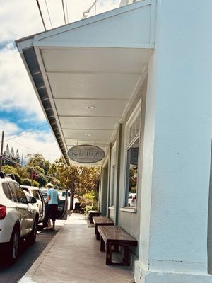 Kula Bistro by null