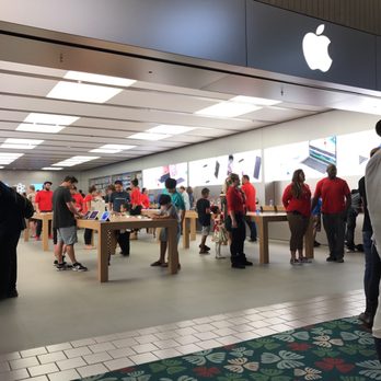 Apple Kahala - Entrance - Computers Near Me - Honolulu, Hawaii