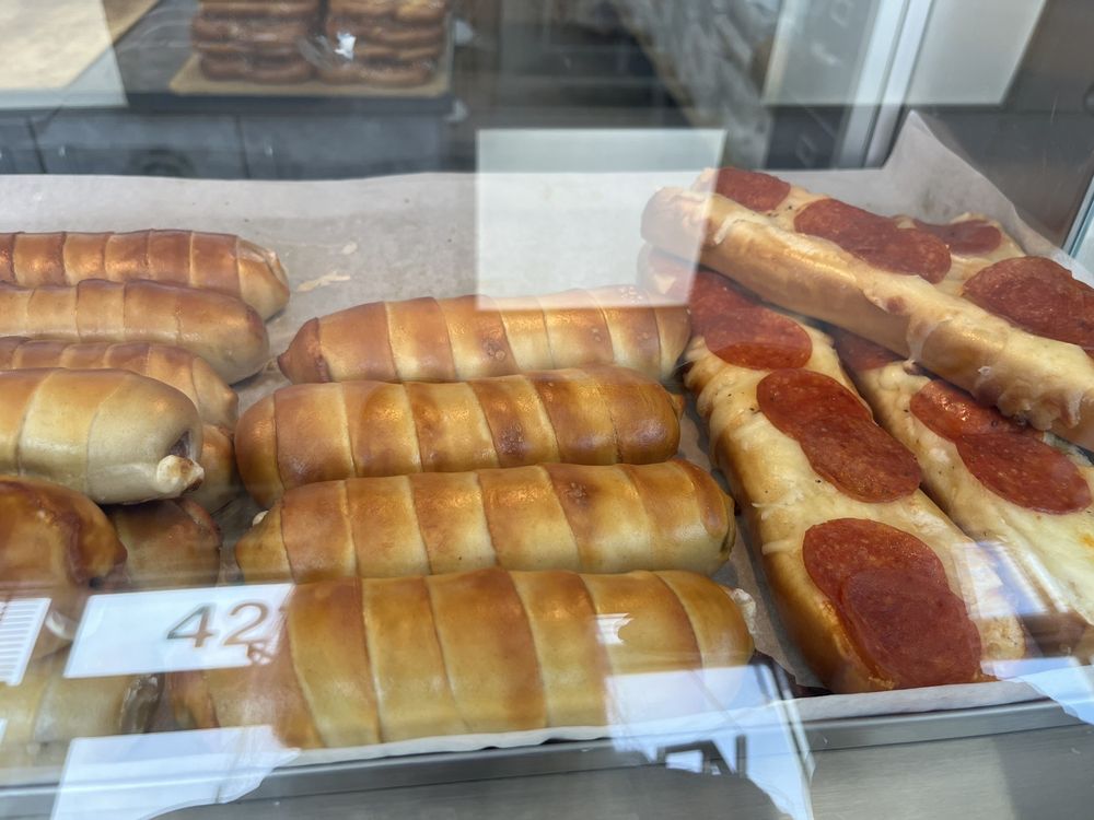 PHILLY PRETZEL FACTORY Updated October 2024 12 Reviews 4216