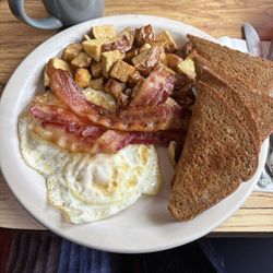 D's Omelet Shoppe - 2 egg and meat