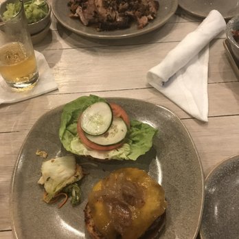 Moku Kitchen - Cocktail Bars Near Me - Honolulu, Hawaii