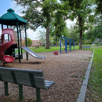 Brevoort Park - Playground and swings - Parks Near Me - Columbus, Ohio Brevoort Park - Playground and swings - Parks Near Me - Columbus, Ohio