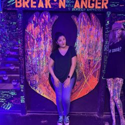 Break'N Anger - Friend taking a picture