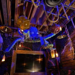 The big octopus overhead