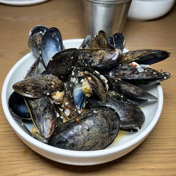 HIDE+SEEK - Moules Frites - New American Near Me - Chicago, Illinois